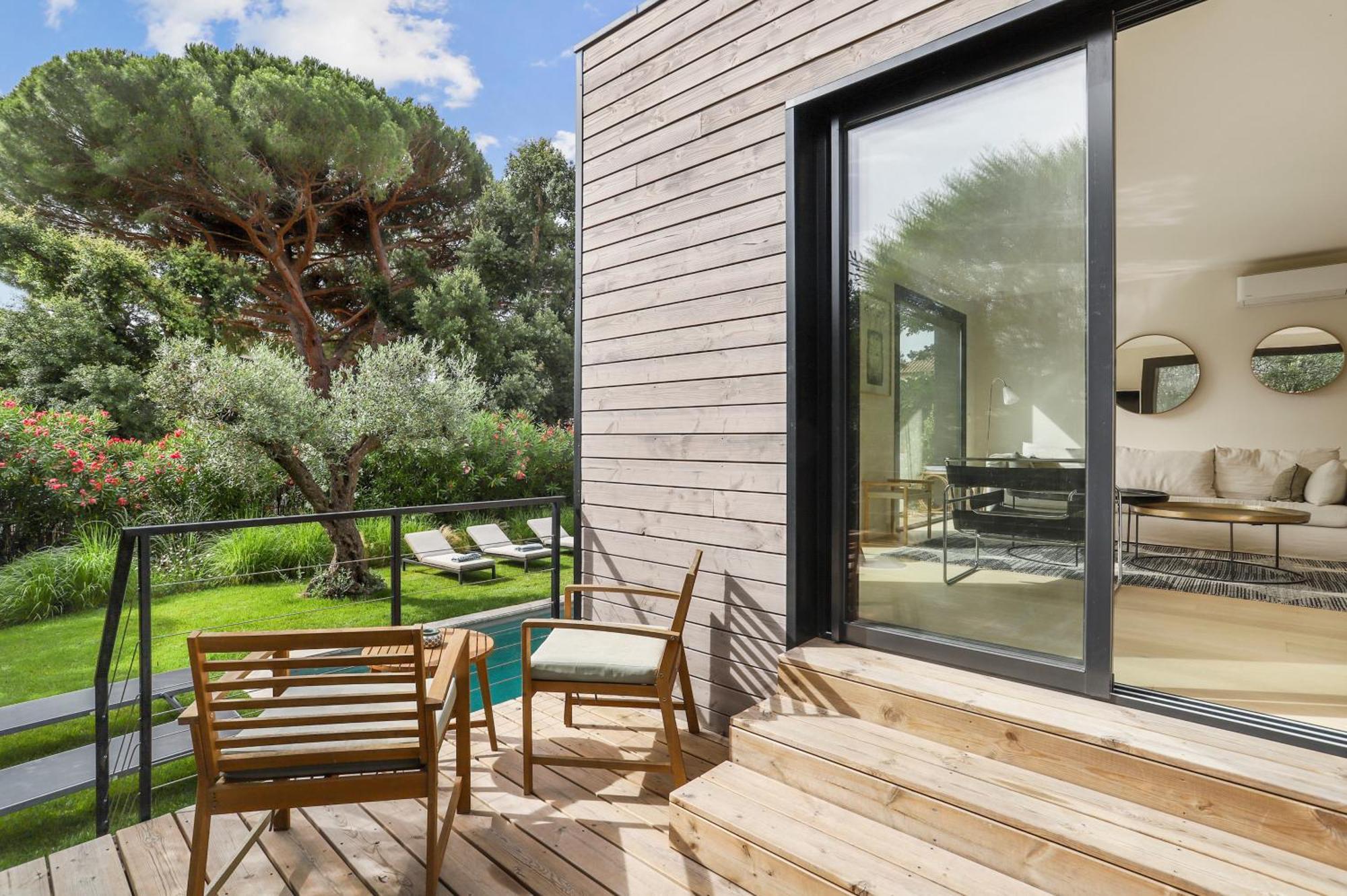 Villa La Temana, rénovée, piscine privée chauffée, grand jardin, plages et commerces à pied, à Cavalaire, près de Saint-Tropez Cavalaire-sur-Mer Exterior foto